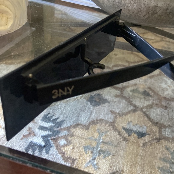 Unusual rectangular glasses - Picture 2 of 4